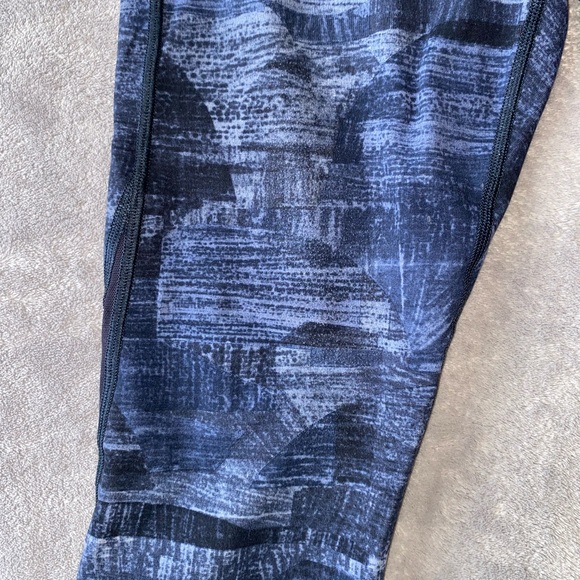 *SOLD* Lululemon Leggings 6 - Picture 7 of 9